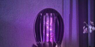 L’ammazza zanzare con luce UV in offerta a 14 euro