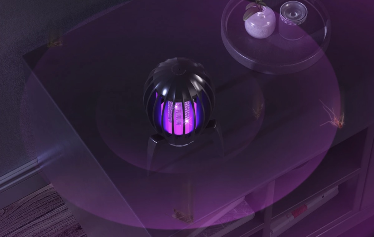 L’ammazza zanzare con luce UV in offerta a 14 euro