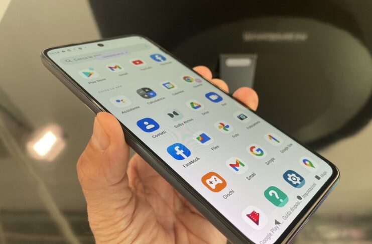 Motorola edge 30 è il terminale 5G più sottile al mondo