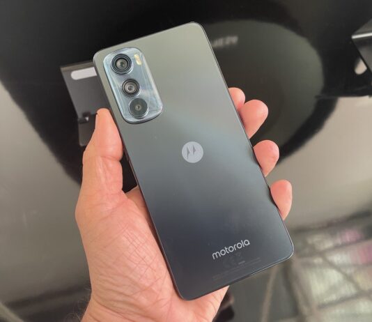 Motorola edge 30 è il terminale 5G più sottile al mondo