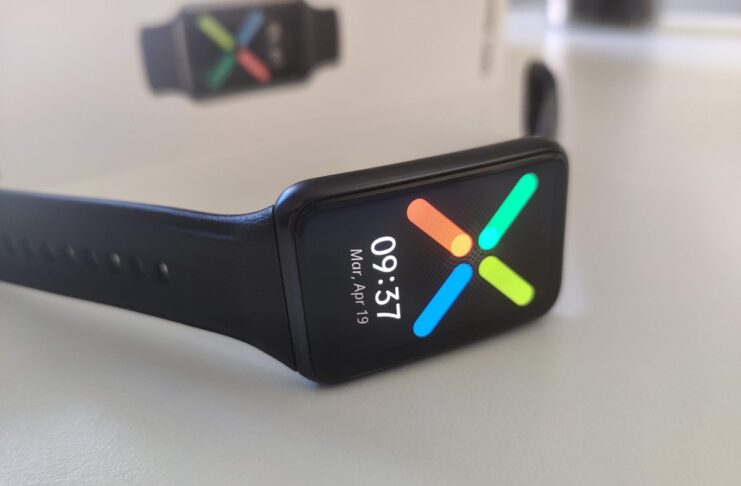Recensione OPPO Watch Free, un ibrido tra watch e band