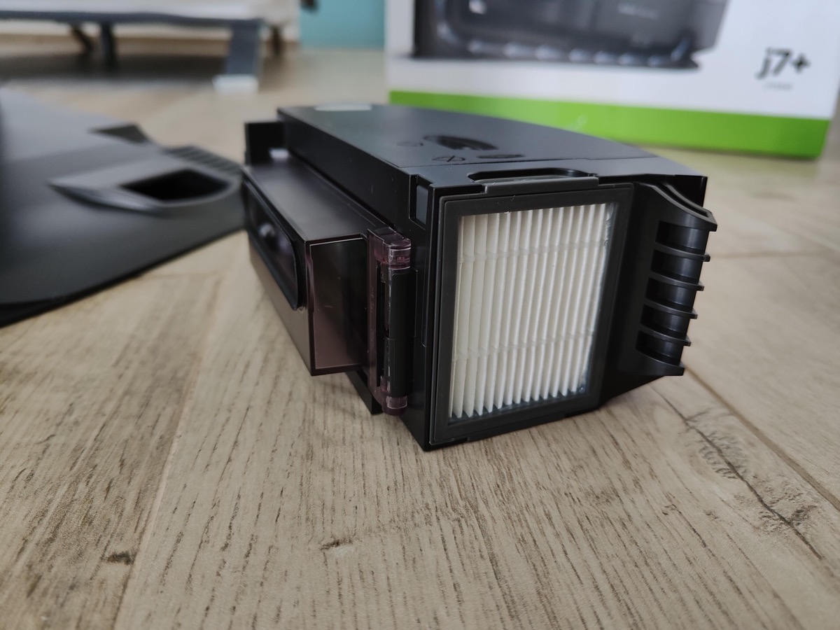 Recensione Roomba J7+, l’aspirapolvere che vede e segnala gli ostacoli