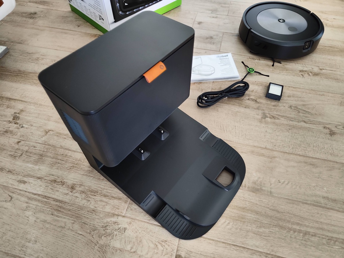 Recensione Roomba J7+, l’aspirapolvere che vede e segnala gli ostacoli