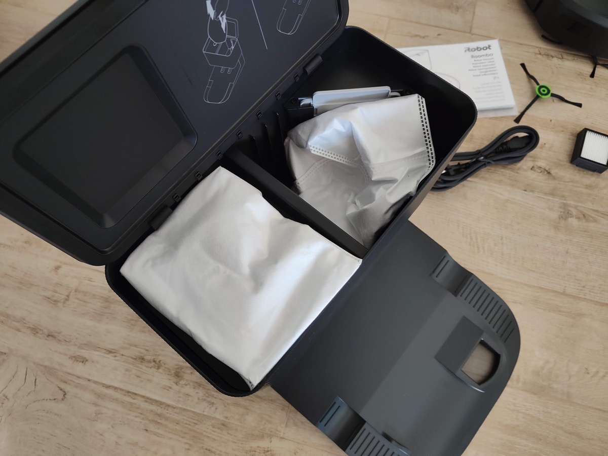 Recensione Roomba J7+, l’aspirapolvere che vede e segnala gli ostacoli