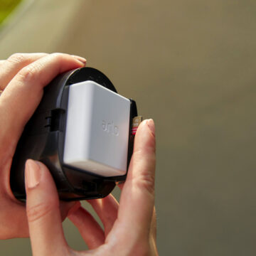 Arlo Go 2, videocamera di sicurezza con Wi-Fi e 4G