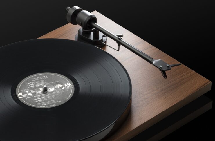 Pro-Ject E-1, il giradischi in tre versioni riporta il vinile per tutti