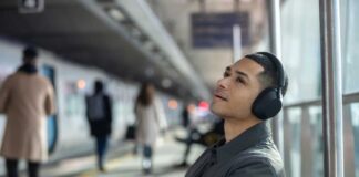 Sony WH-1000XM5, nuove cuffie con sistema di eliminazione del rumore