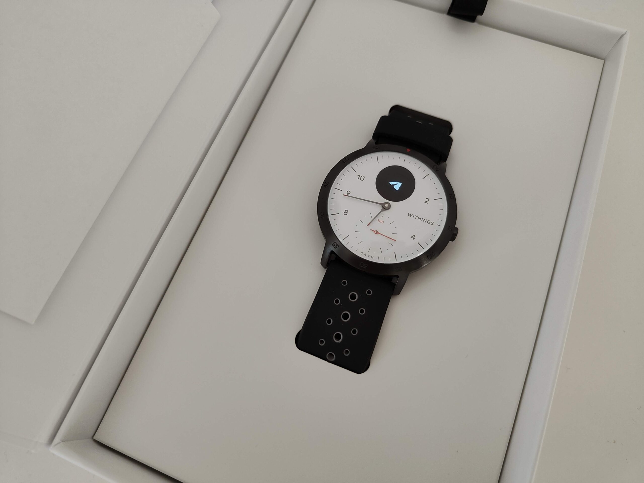 Recensione Withings Steel HR Sport, ibrido anche nell’aspetto elegante e sportivo