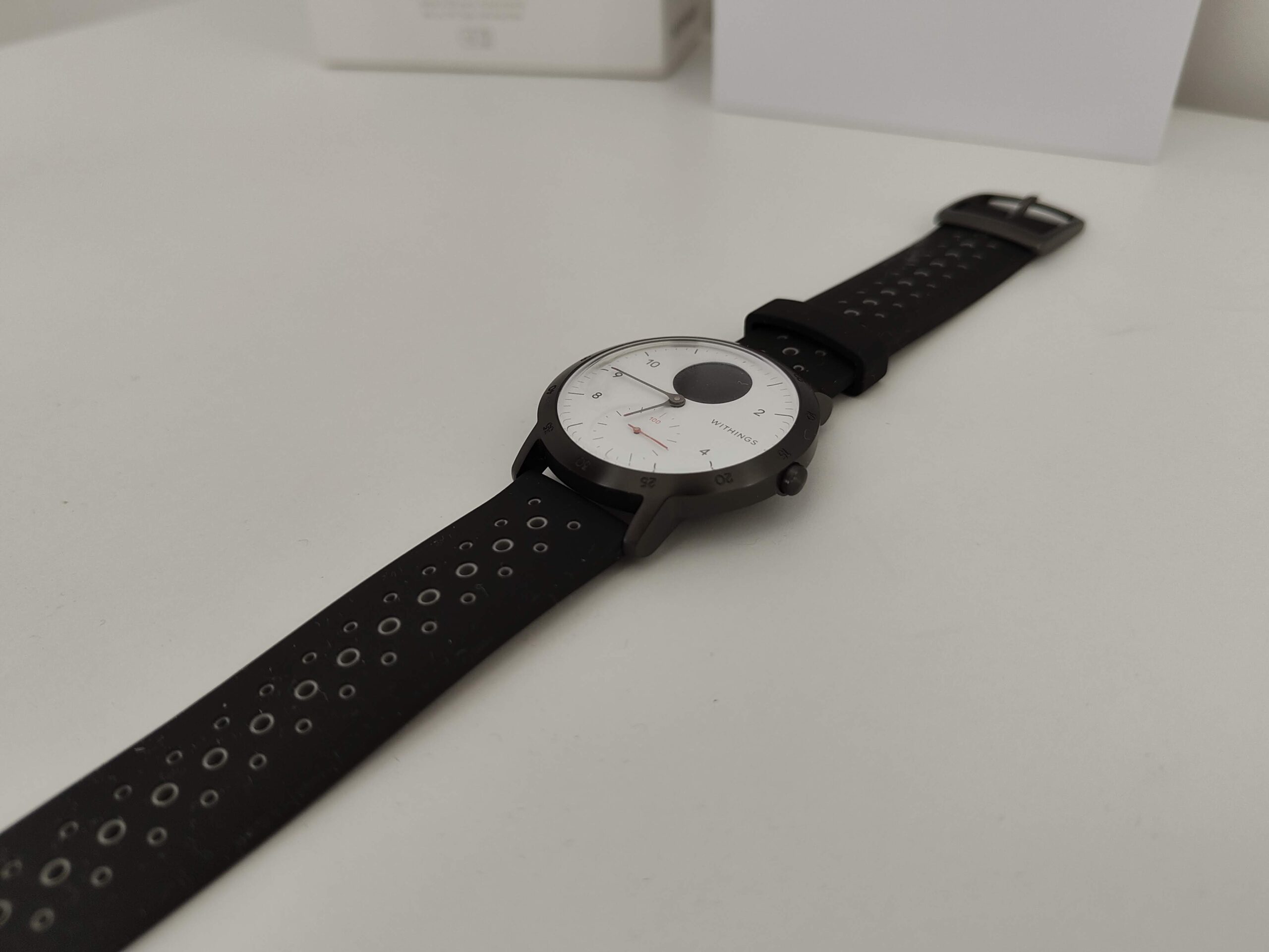 Recensione Withings Steel HR Sport, ibrido anche nell’aspetto elegante e sportivo