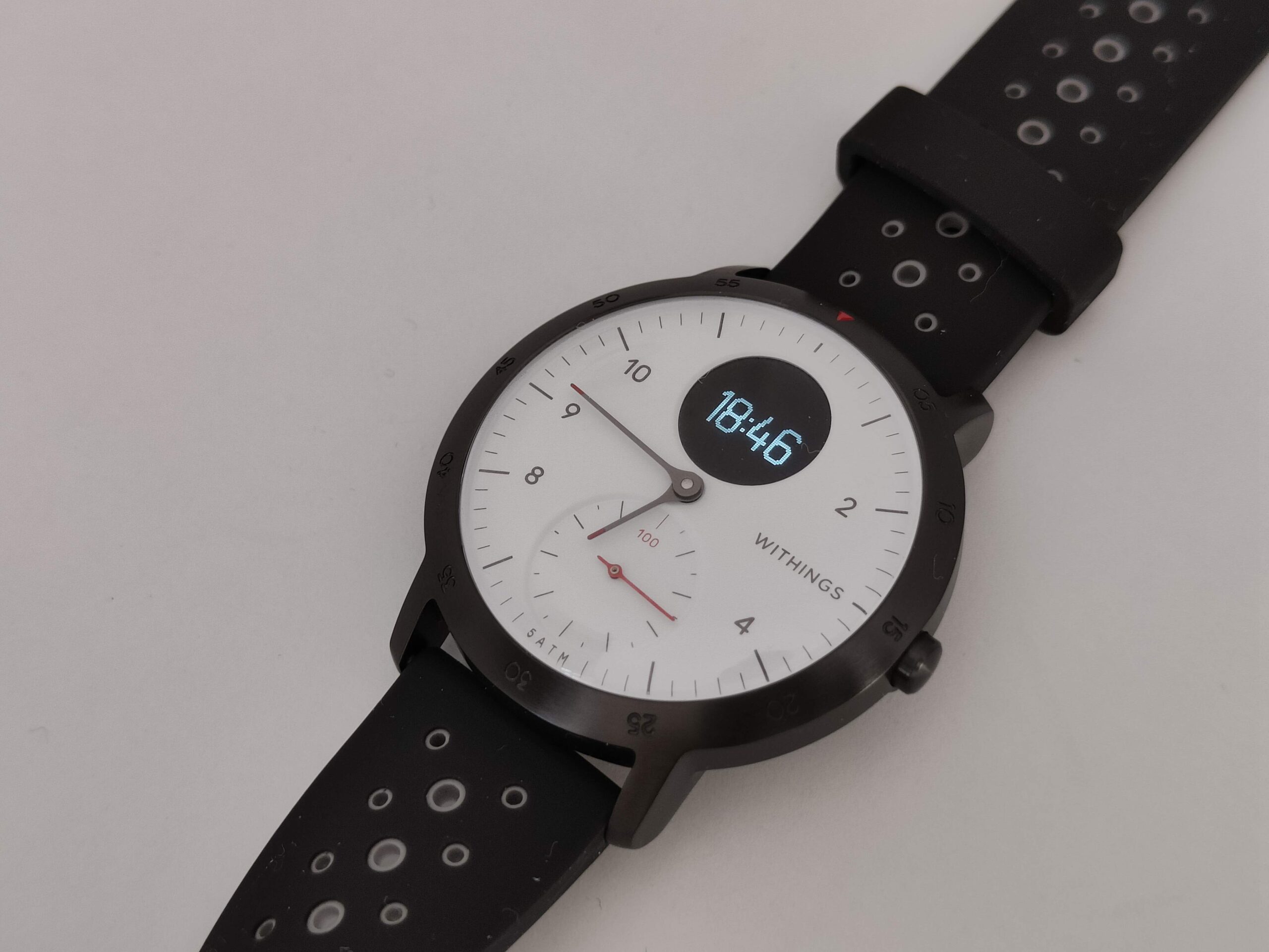 Recensione Withings Steel HR Sport, ibrido anche nell’aspetto elegante e sportivo