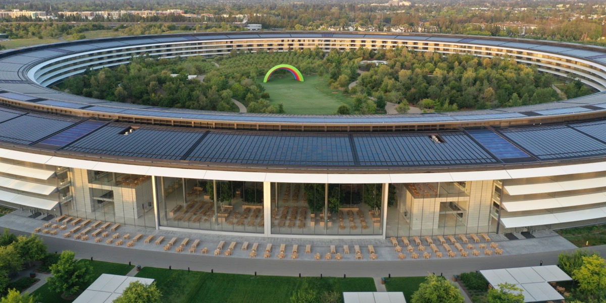 Apple Park, le foto dal drone mostrano il ritorno in ufficio