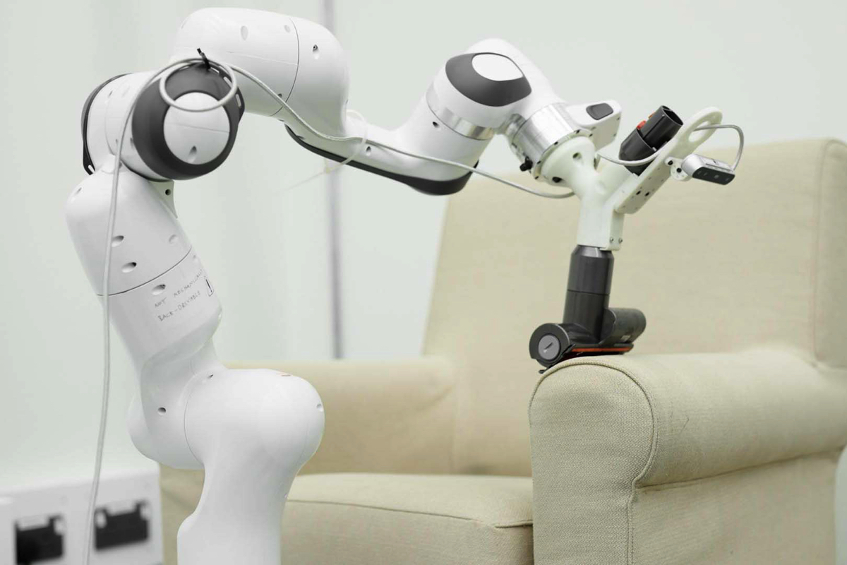 Dyson svela i prototipi dei futuri robot per la casa