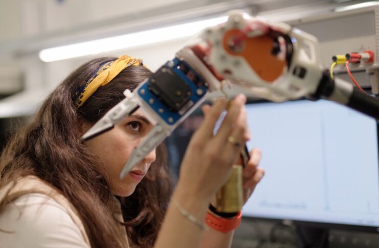 Dyson svela i prototipi dei futuri robot elettrodomestici