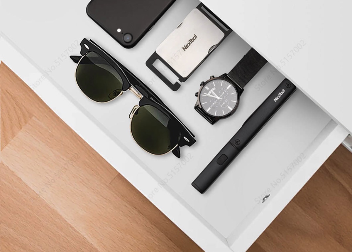 Xiaomi NexTool, coltellino, forbici e torcia sempre in tasca a 25 euro