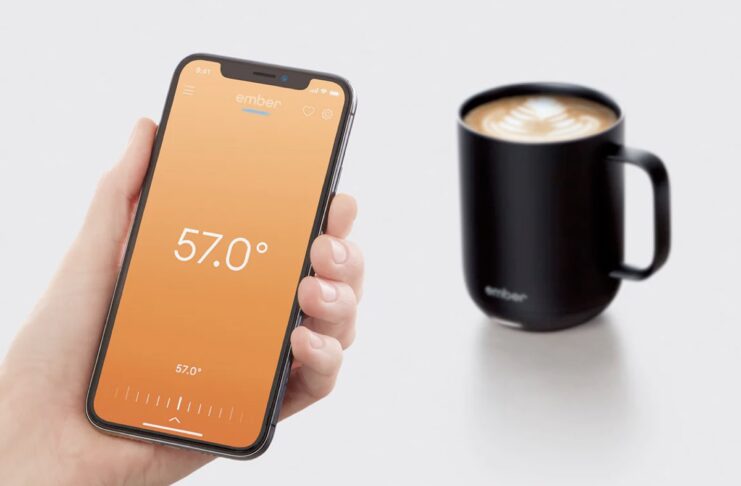 La tazza Ember regola la temperatura del caffè da iPhone
