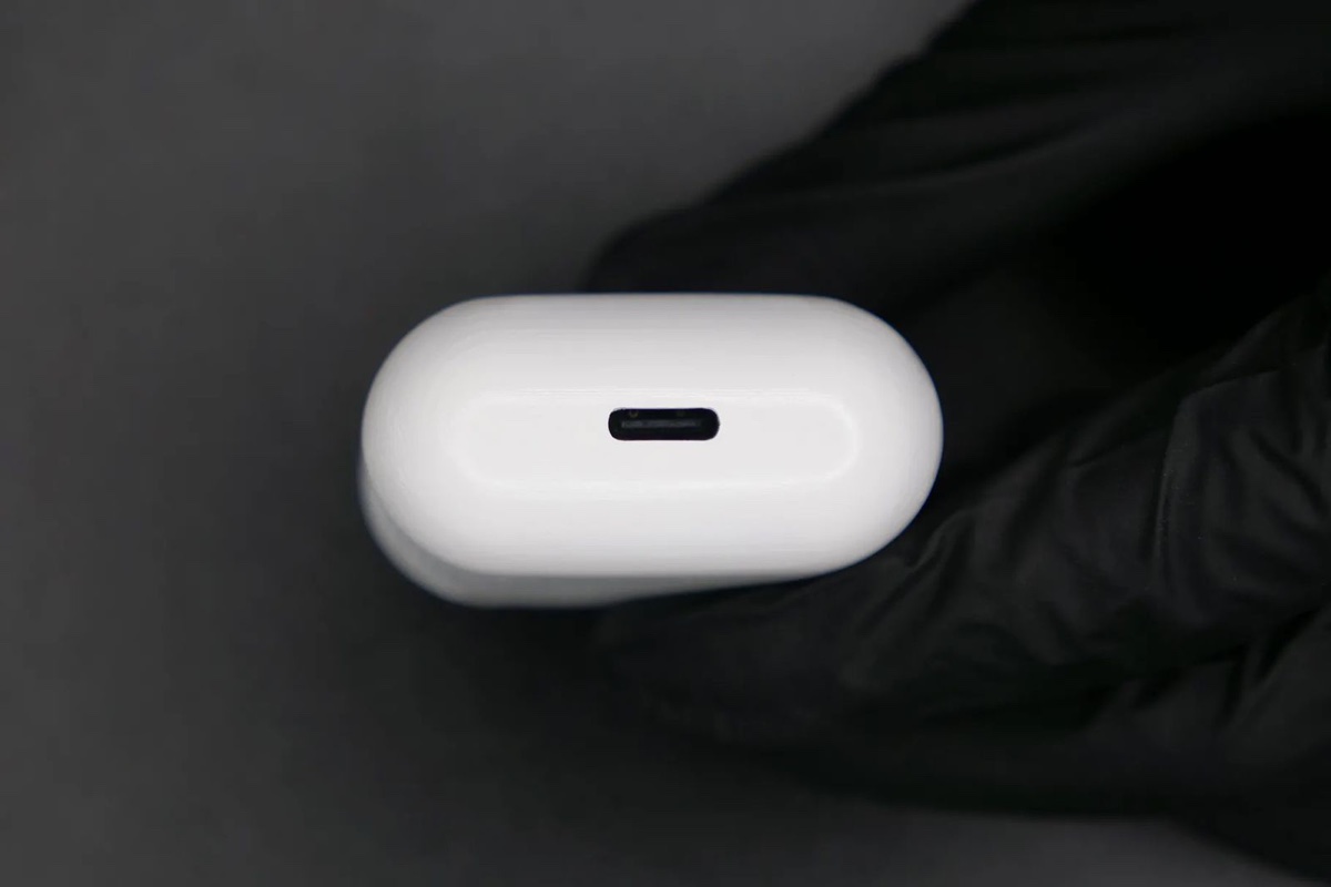 Ingegnere anticipa Apple con gli AirPods USB-C