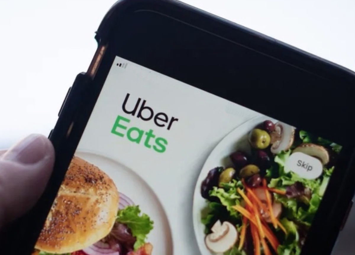 Uber Eats Live Mobile Ordering porta il cibo ai concerti