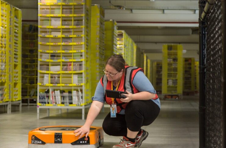 Amazon annuncia il primo robot autonomo da magazzino