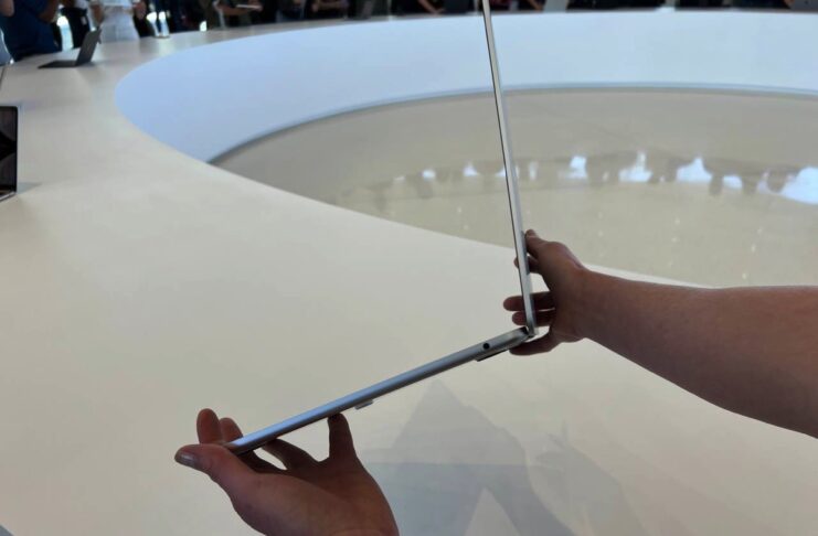 MacBook Air 2022 con M2, i dettagli di design del superleggero Apple