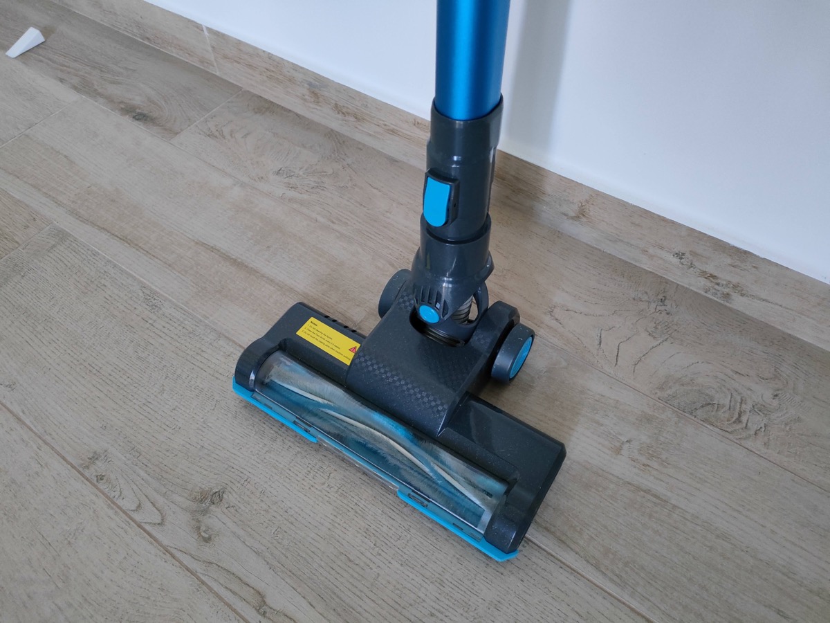 Recensione aspirapolvere verticale Lubluelu, tra le più economiche
