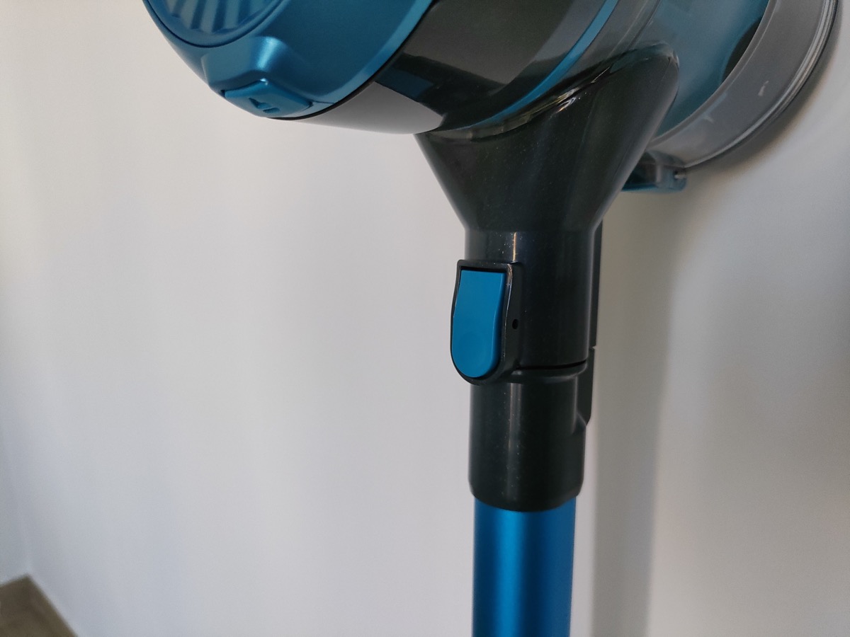 Recensione aspirapolvere verticale Lubluelu, tra le più economiche