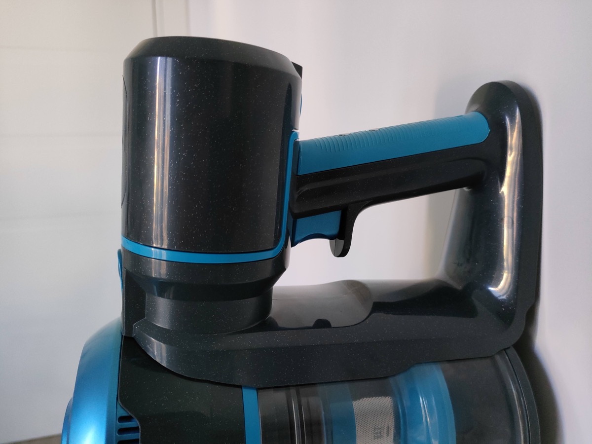 Recensione aspirapolvere verticale Lubluelu, tra le più economiche