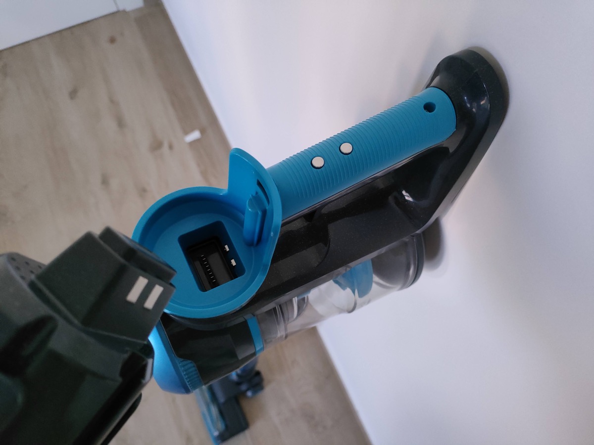 Recensione aspirapolvere verticale Lubluelu, tra le più economiche