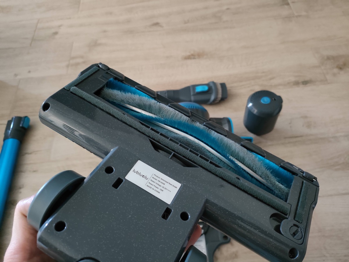 Recensione aspirapolvere verticale Lubluelu, tra le più economiche