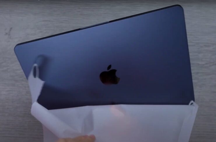 MacBook Air M2 è qui, unboxing e attesa per chi ordina ora