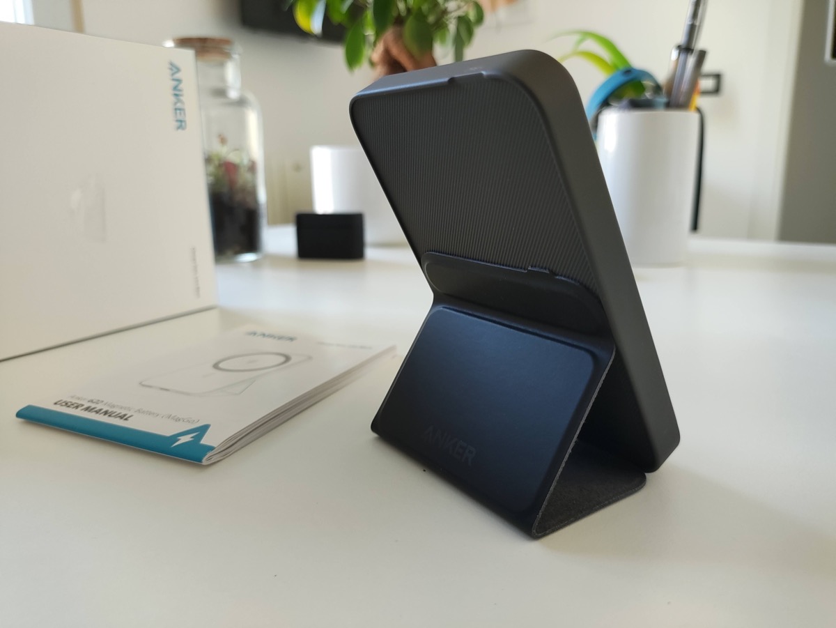 Recensione Anker 622, la batteria magnetica che regge in piedi l’iPhone Recensione Anker 622, la batteria magnetica che regge in piedi l’iPhone