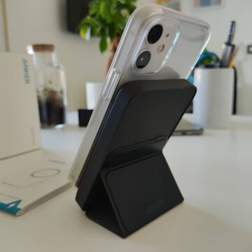 Recensione Anker 622, la batteria magnetica che regge in piedi l’iPhone