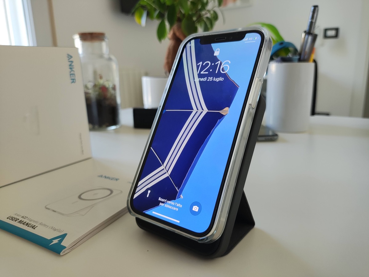 Recensione Anker 622, la batteria magnetica che regge in piedi l’iPhone Recensione Anker 622, la batteria magnetica che regge in piedi l’iPhone