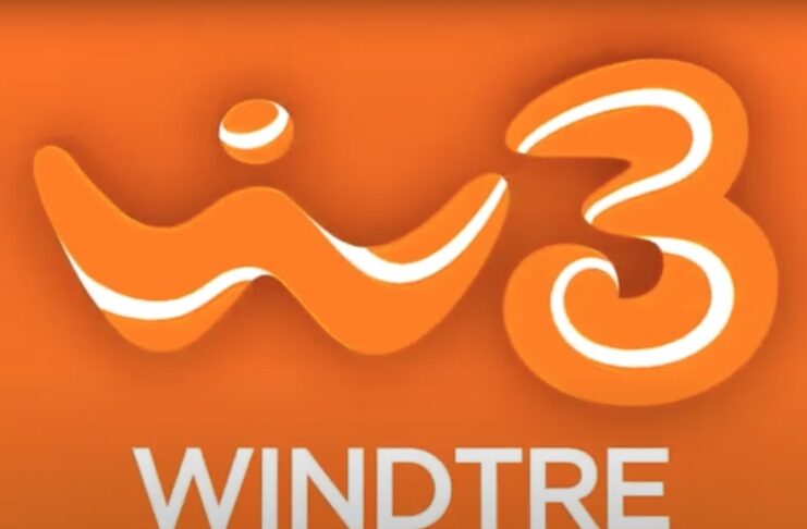 Nothing e WindTre portano phone (1) in Italia