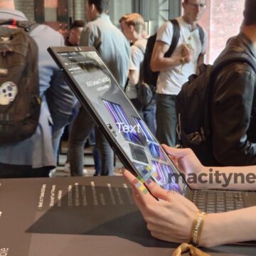 ASUS Zenbook 17 Fold OLED, il portatile tutto pieghevole sbarca a IFA 2022