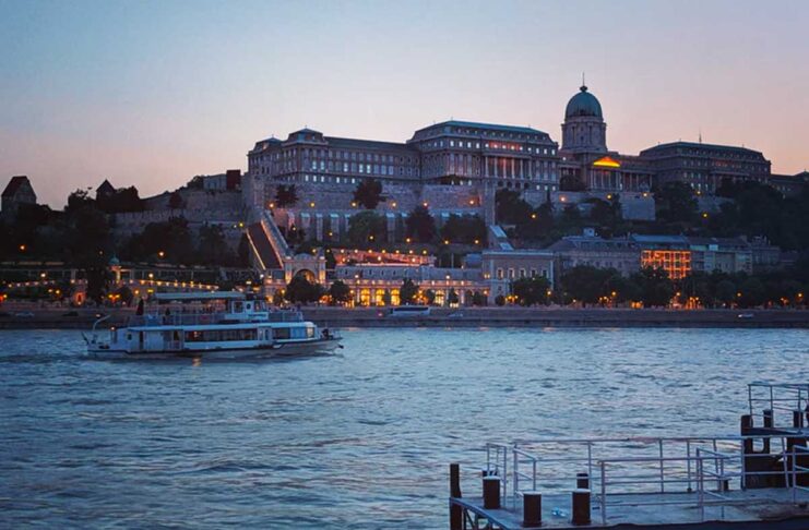 La siccità abbassa il livello dei fiumi e blocca la logistica europea