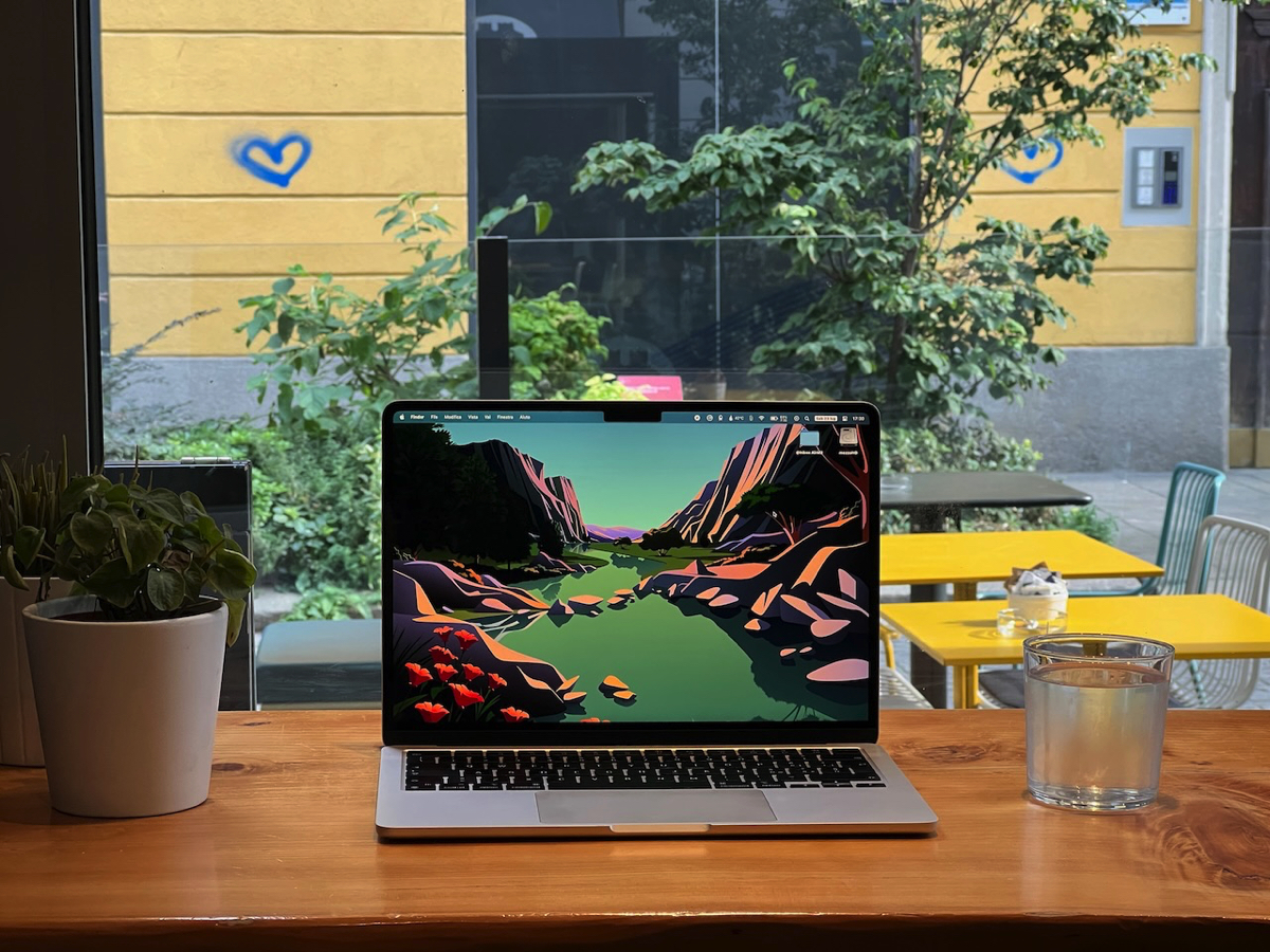 Mac in crescita nel 2022, tempi duri per i PC Windows