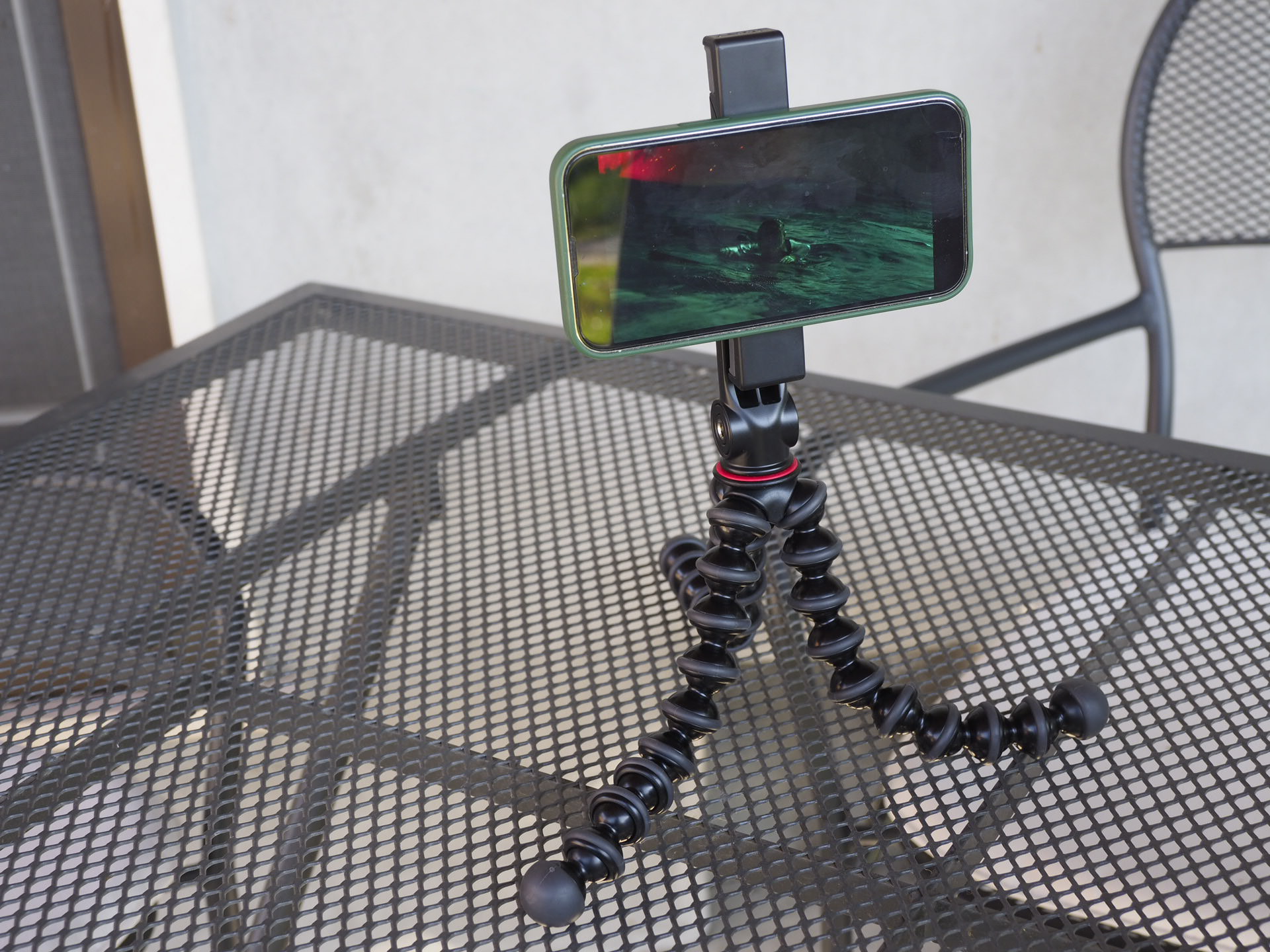 Recensione GripTight Mount Per MagSafe, la foto con iPhone è magnetica