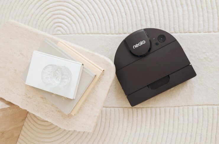Neato D800, nuovo aspirapolvere robot per le case piccole