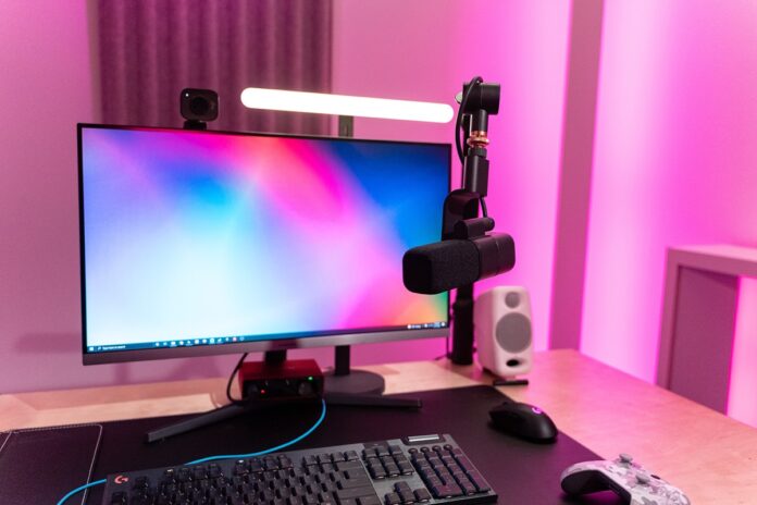 Logitech annuncia nuove soluzioni per i Creator, il microfono XLR Blue Sona e Litra Beam Desktop Key Light
