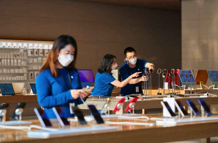 Apple celebra il lancio di iPhone 14, Apple Watch SE e Watch 8