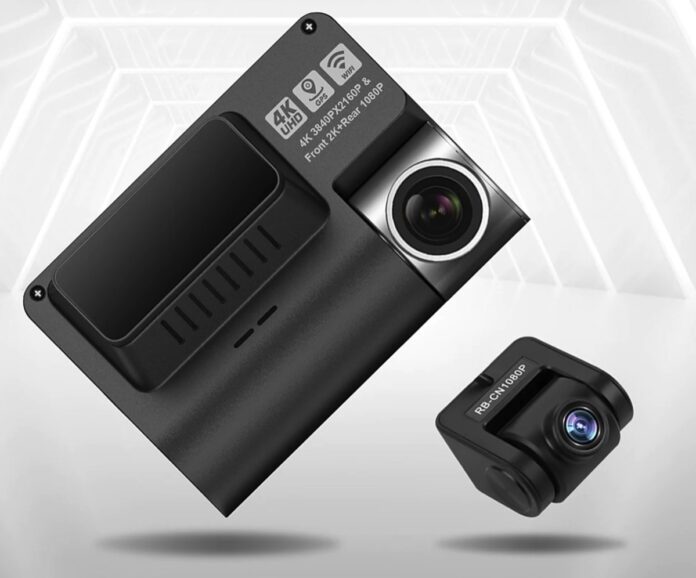 La Dash Cam 4K con doppia visuale a 70 euro spedita