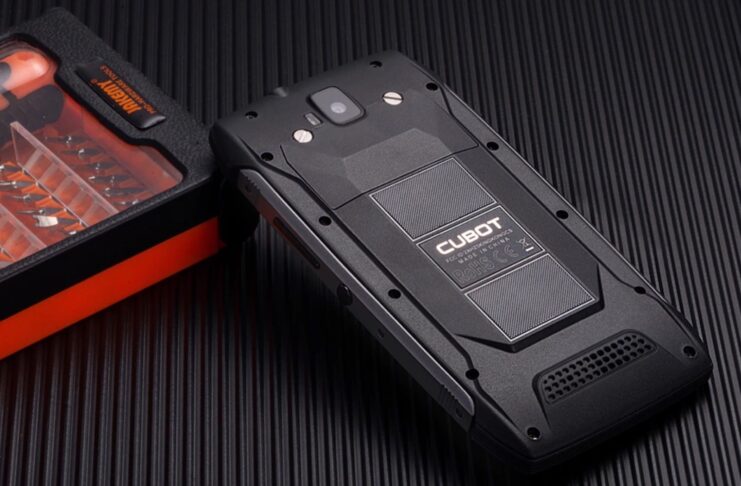Cubot KingKong CS, smartphone da battaglia quasi a metà prezzo