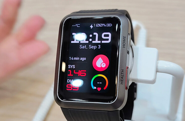 Lo smartphone che misura la pressione Huawei Watch D a IFA 2022