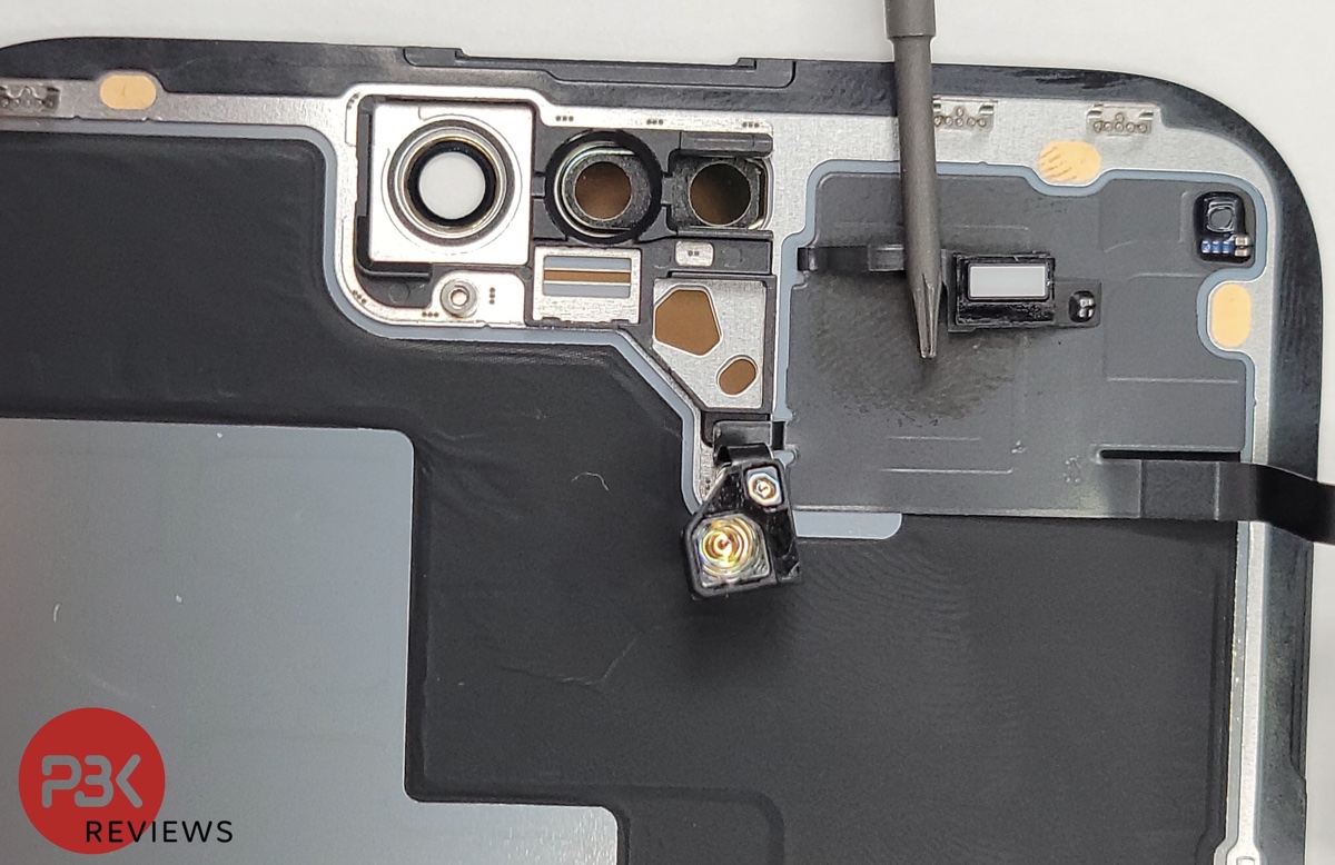 iPhone 14 Pro Max smontato svela scheda logica e Dynamic Island iPhone 14 Pro Max smontato svela scheda logica e Dynamic Island