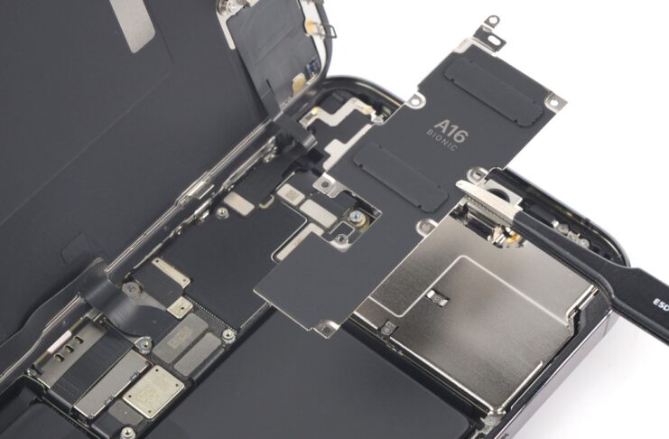 iPhone 14 Pro Max smontato, è meno riparabile di iPhone 14