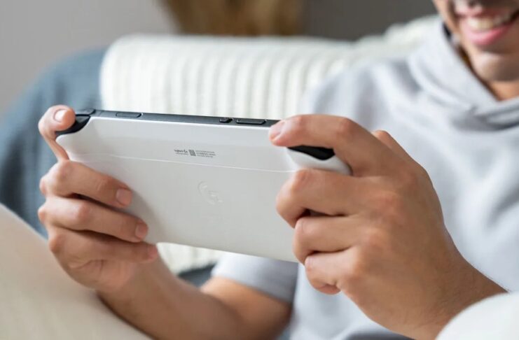 Logitech G CLOUD è la prima rivale di Steam Deck tutta in cloud