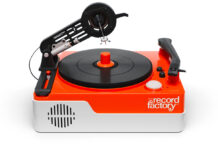 PO-80 record factory è il giradischi che registra e legge vinili in casa PO-80 record factory permette di registrare e riprodurre vinili in casa