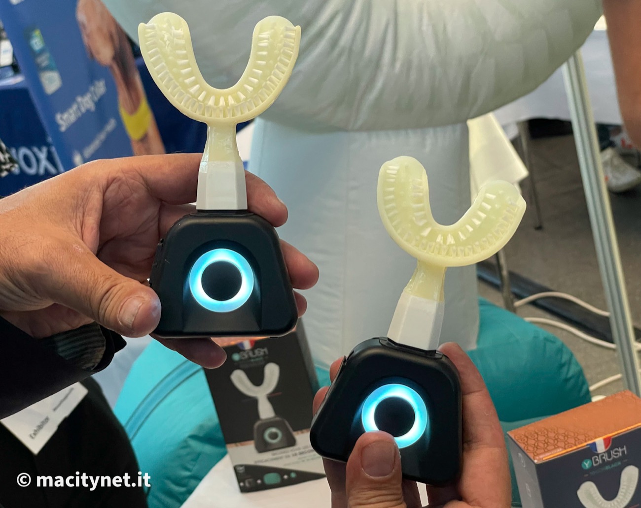 A IFA 2022 lo spazzolino Y-BRUSH lava i denti in 10 secondi