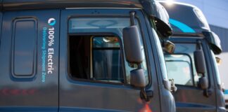 Amazon, oltre 1€ miliardo per camion e furgoni elettrici