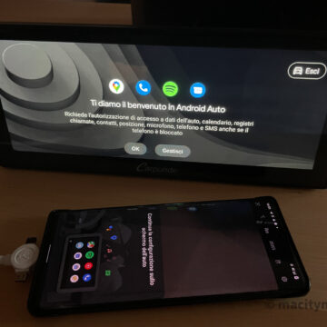 Unboxing Carpuride W103, il megaschermo per Carplay e Android Auto per qualsiasi auto